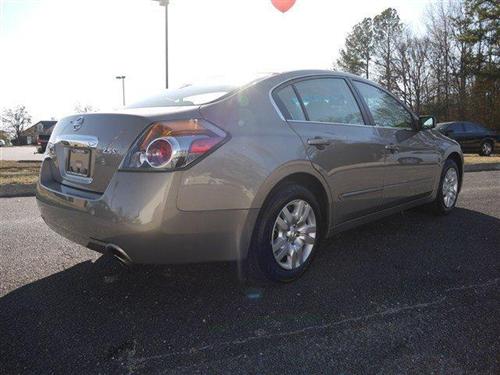 Nissan Altima 2011 photo 4