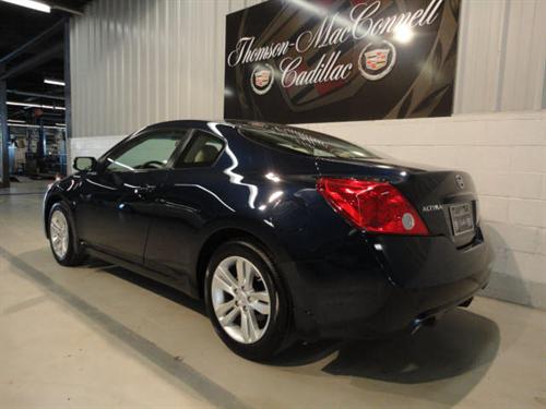 Nissan Altima 2011 photo 2