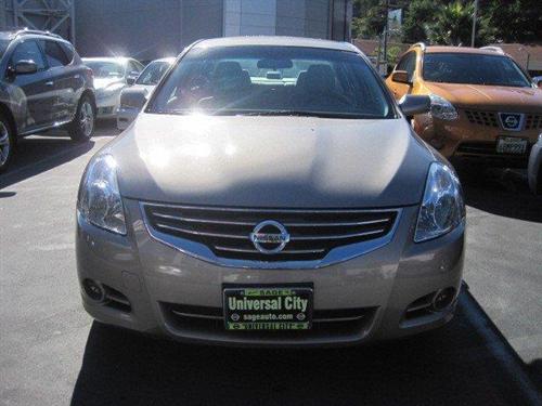 Nissan Altima 2011 photo 2