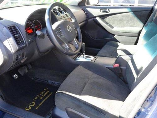 Nissan Altima 2011 photo 4