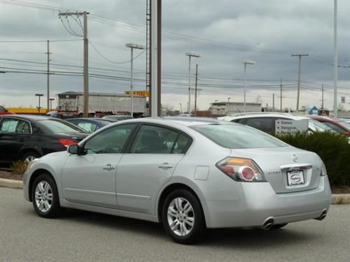 Nissan Altima 2011 photo 1