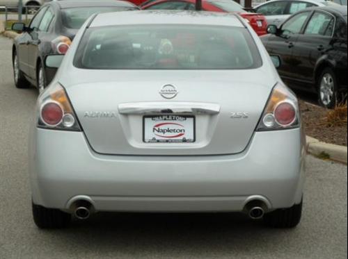 Nissan Altima 2011 photo 3