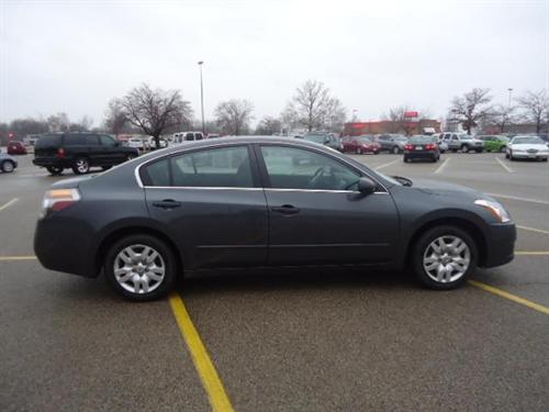 Nissan Altima 2011 photo 1