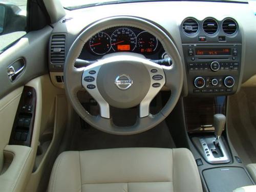 Nissan Altima 2011 photo 2