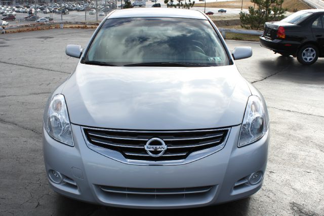 Nissan Altima 2011 photo 1