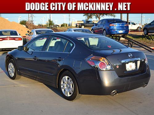 Nissan Altima 2011 photo 1