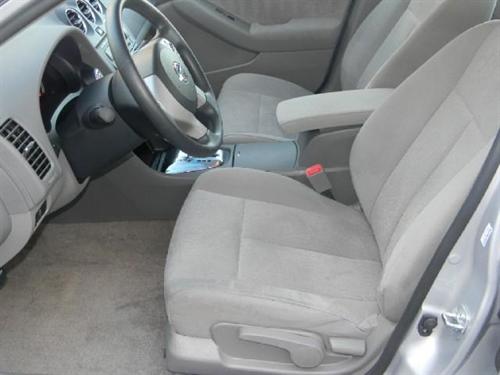Nissan Altima 2011 photo 2
