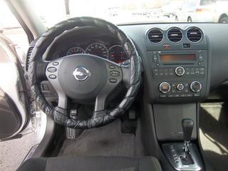 Nissan Altima 2011 photo 2