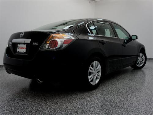 Nissan Altima 2011 photo 4