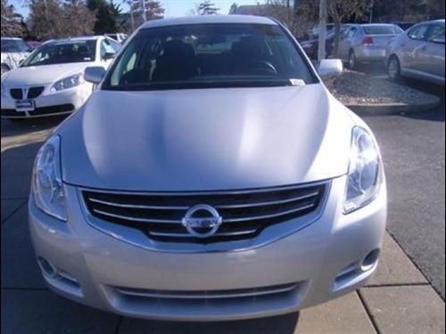 Nissan Altima 2011 photo 1