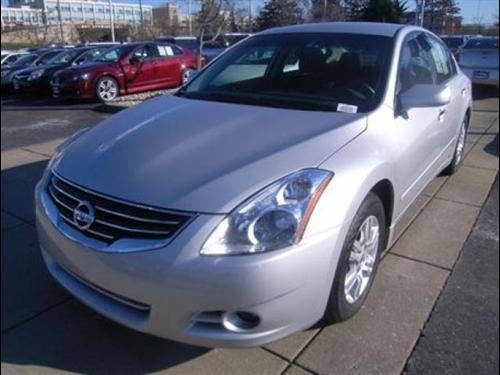 Nissan Altima 2011 photo 2