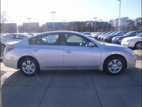 Nissan Altima 2011 photo 3