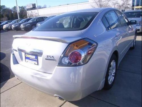 Nissan Altima 2011 photo 4