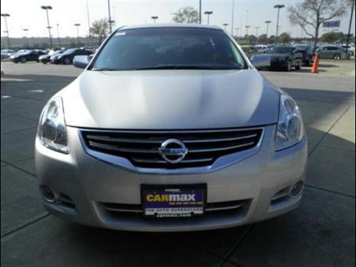 Nissan Altima 2011 photo 1