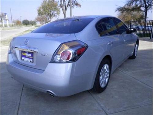 Nissan Altima 2011 photo 4