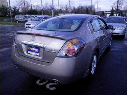 Nissan Altima 2011 photo 4