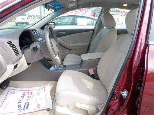 Nissan Altima 2011 photo 2