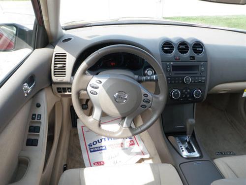 Nissan Altima 2011 photo 4