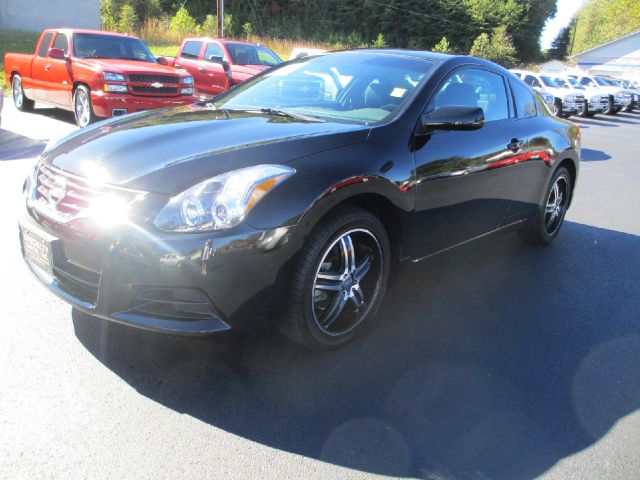 Nissan Altima 2011 photo 2