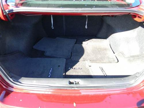 Nissan Altima 2011 photo 1