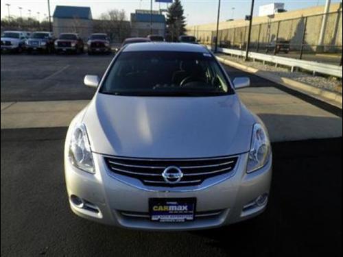Nissan Altima 2011 photo 1