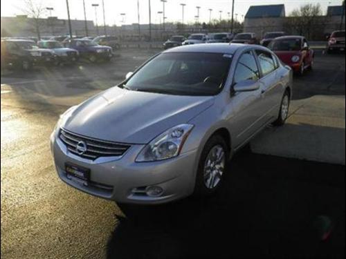 Nissan Altima 2011 photo 2