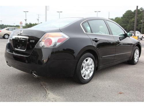 Nissan Altima 2011 photo 2