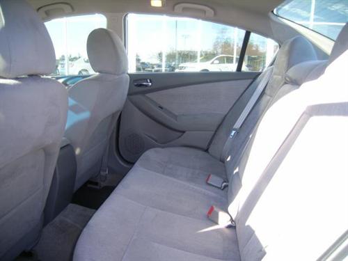 Nissan Altima 2011 photo 2