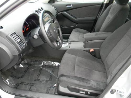 Nissan Altima 2011 photo 1