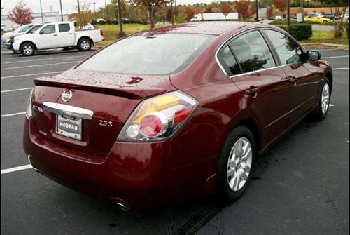 Nissan Altima 2011 photo 2