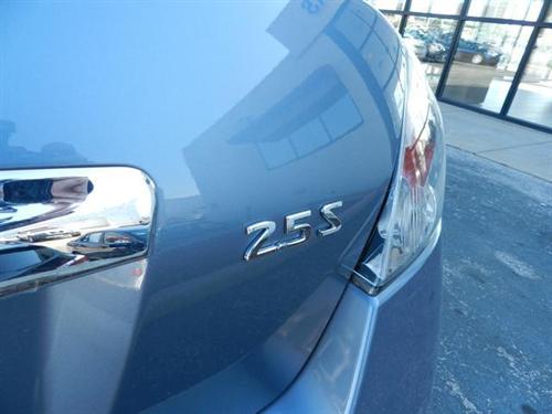 Nissan Altima 2011 photo 4