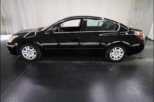 Nissan Altima 2011 photo 4