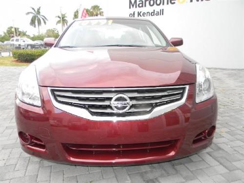 Nissan Altima 2011 photo 1