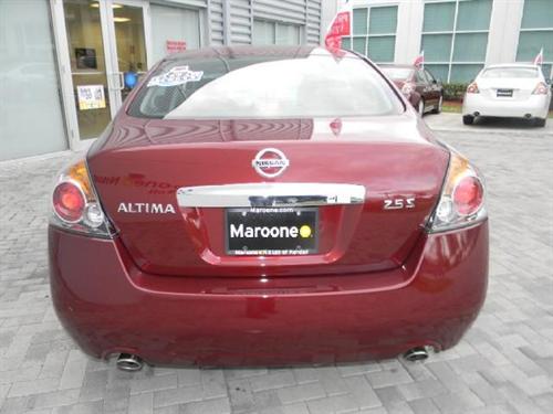 Nissan Altima 2011 photo 4