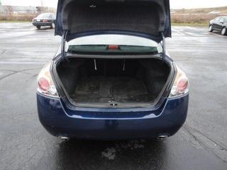 Nissan Altima 2011 photo 1