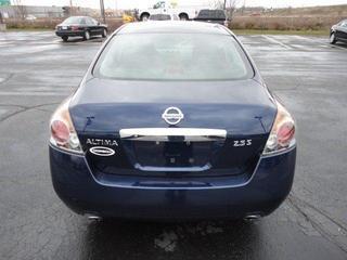 Nissan Altima 2011 photo 2