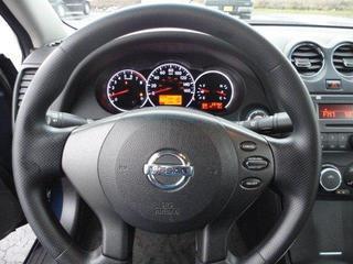 Nissan Altima 2011 photo 3