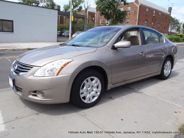 Nissan Altima 2011 photo 2