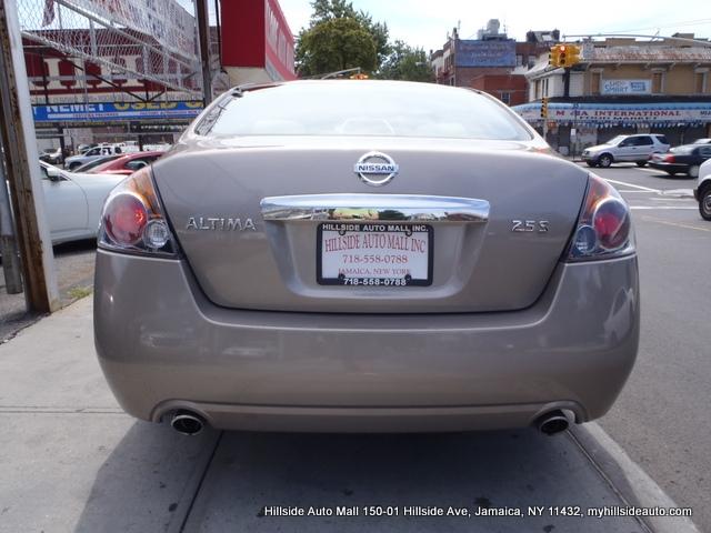 Nissan Altima 2011 photo 4