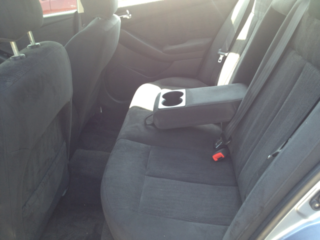 Nissan Altima Pickupslt Quad Cab SWB 4WD 4x4 Truck Sedan