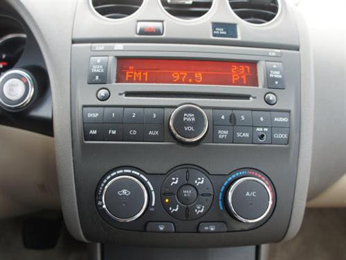 Nissan Altima 2011 photo 2