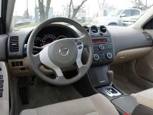 Nissan Altima 2011 photo 4