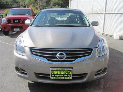 Nissan Altima 2011 photo 2