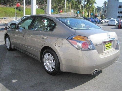 Nissan Altima 2011 photo 4