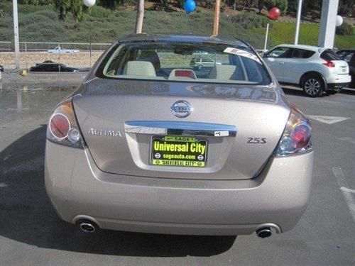 Nissan Altima 2011 photo 5