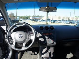 Nissan Altima 2011 photo 2