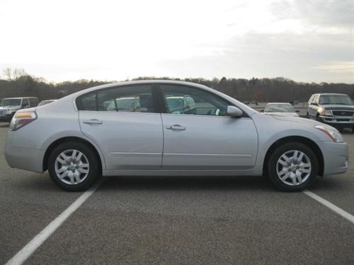 Nissan Altima 2011 photo 2