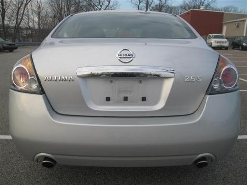 Nissan Altima 2011 photo 4