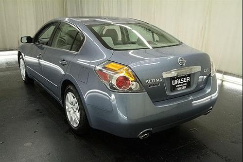 Nissan Altima 2011 photo 4