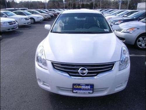 Nissan Altima 2011 photo 1